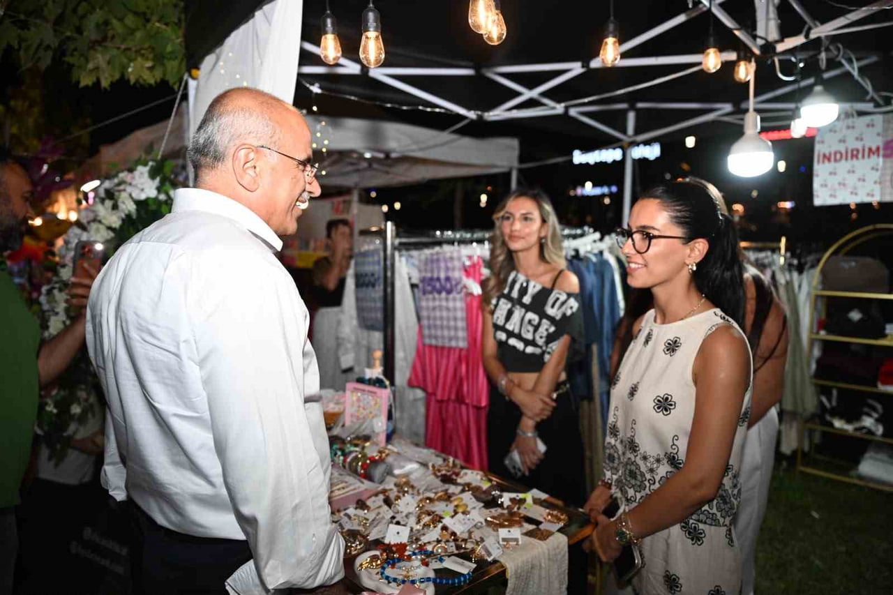 100. YIL PARKI GASTRONOMİ - KÜLTÜR SOKAĞI İLE YÜZBİNLERİ AĞIRLADI