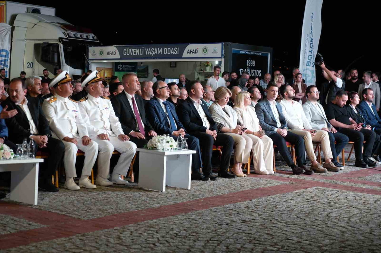 17 AĞUSTOS 1999 MARMARA DEPREMİ'NİN ÜZERİNDEN 27 YIL GEÇERKEN, FELAKETTE HAYATINI KAYBEDENLER...