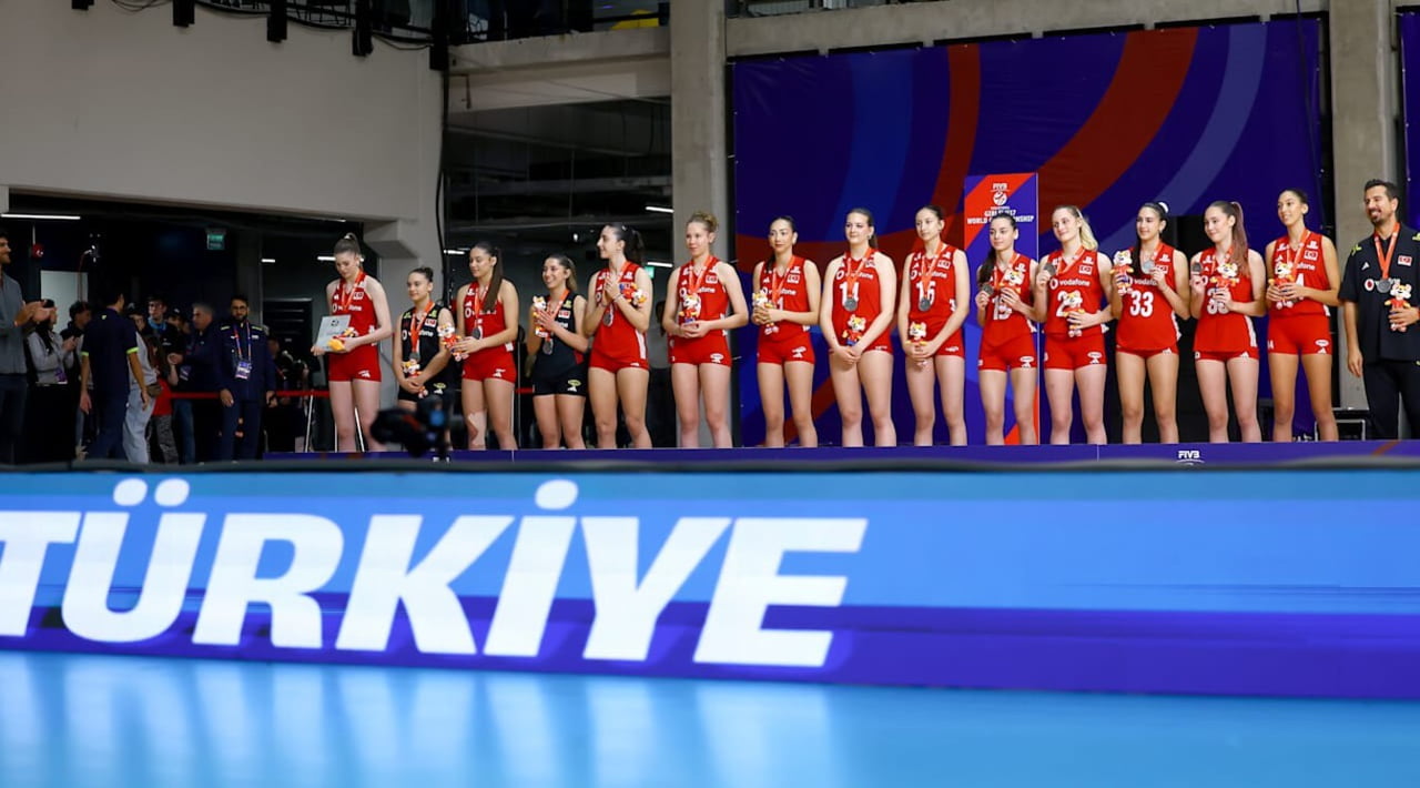 17 YAŞ ALTI KIZ MİLLİ VOLEYBOL TAKIMI, 2026 FIVB U17 KIZLAR DÜNYA ŞAMPİYONASI'NDA İKİNCİ OLARAK...