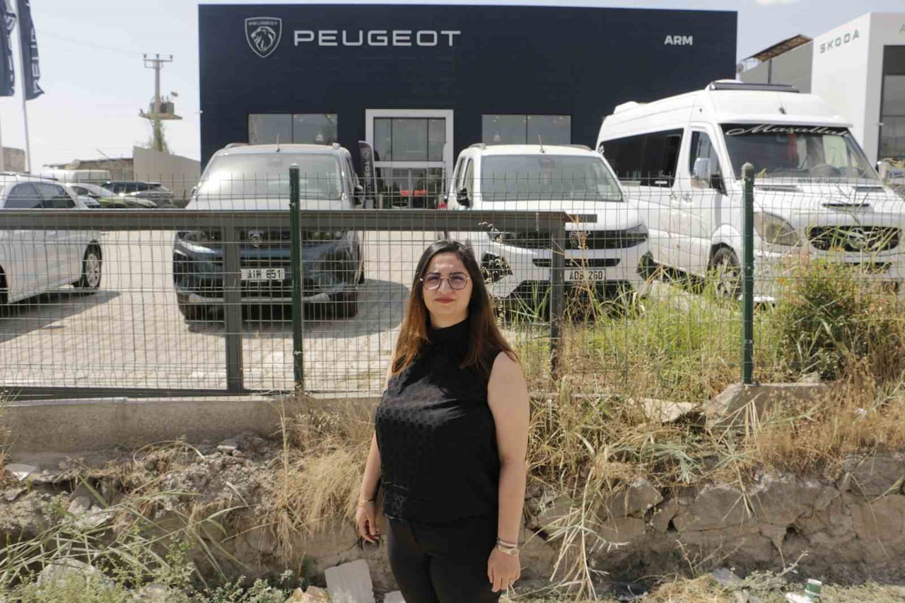 2025 ARALIK AYINDA DİYARBAKIR’DAN SIFIR KİLOMETRE ELEKTRİKLİ SUV ALAN AVUKAT RABİA KARACA, ÇIKTIĞI...