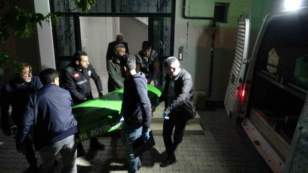 3 YILDIR YOĞUN BAKIMDA TEDAVİ GÖREN KADIN CİNAYETİ ZANLISI HAYATINI KAYBETTİ