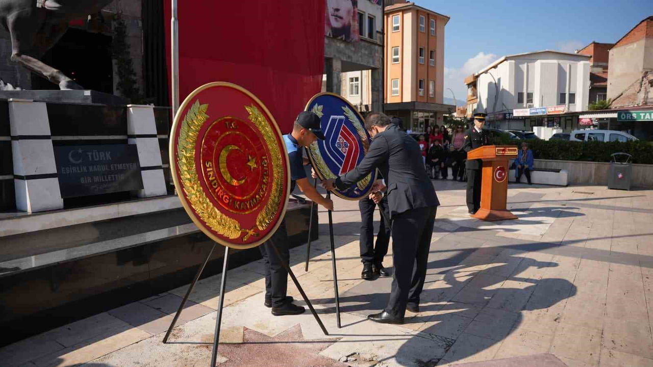 30 AĞUSTOS ZAFER BAYRAMI’NIN 104. YIL DÖNÜMÜ, TÜM YURTTA OLDUĞU GİBİ SINDIRGI’DA DA DÜZENLENEN...