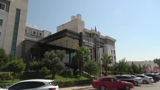 35 santimetrelik kist, genç hastanın doğurganlığı korunarak çıkarıldı