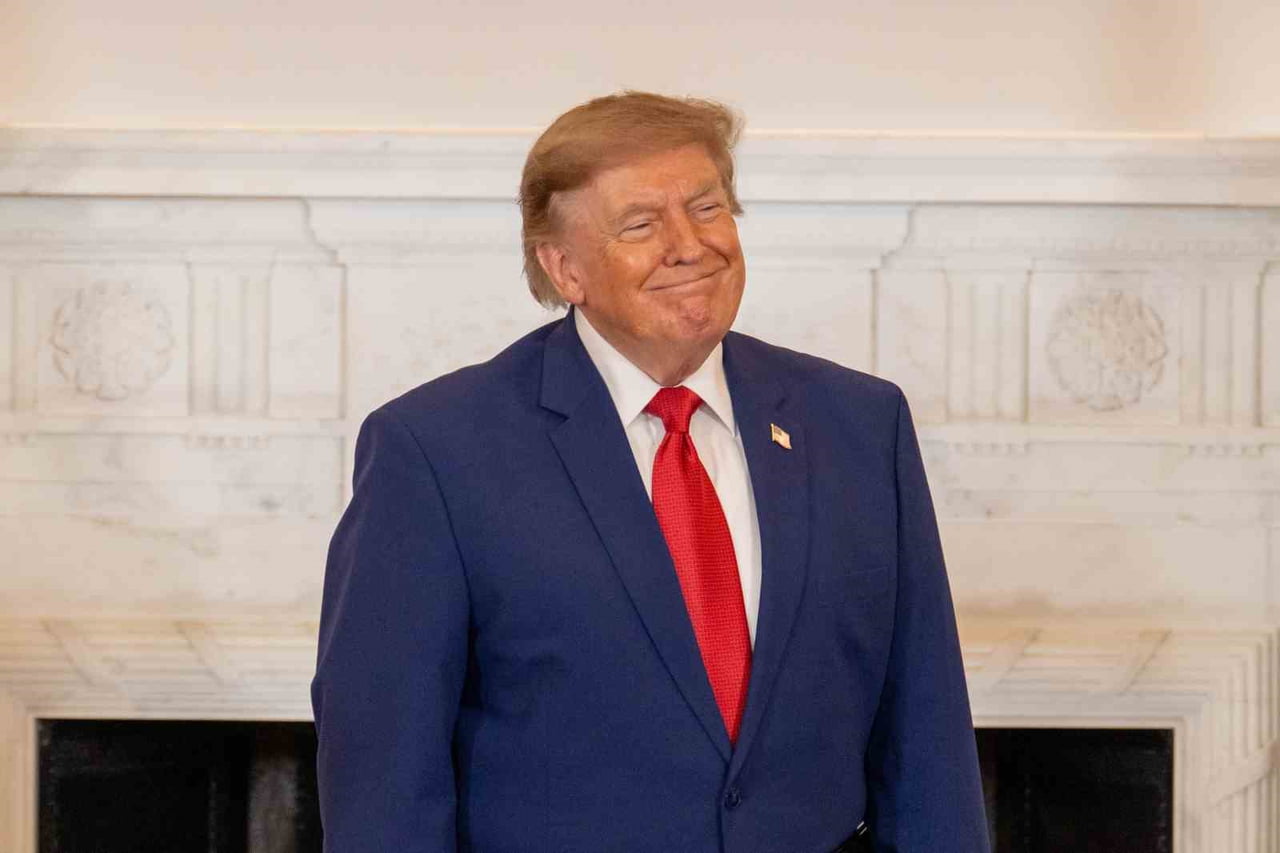 ABD BAŞKANI DONALD TRUMP, ABD BASININA VERDİĞİ RÖPORTAJDA, İRAN İLE TEMASLARI "FAZLA BÜYÜTMEDEN...