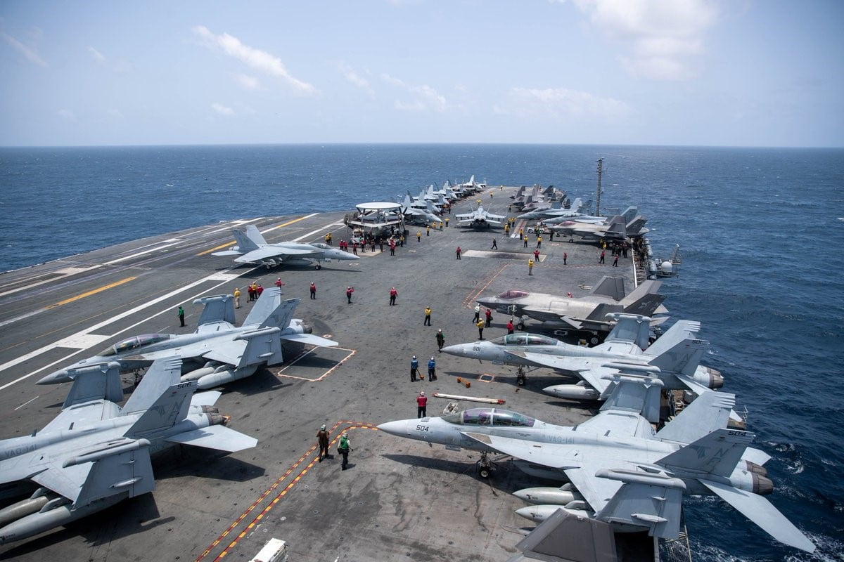 ABD, USS GEORGE WASHİNGTON UÇAK GEMİSİNİ ORTA DOĞU’YA KONUŞLANDIRDI.
