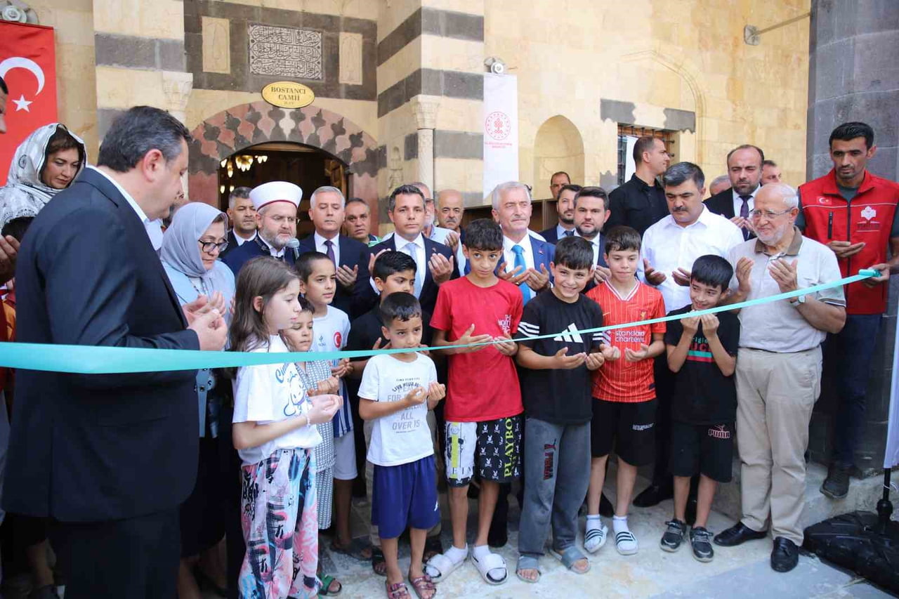 AÇILIŞ TÖRENİ