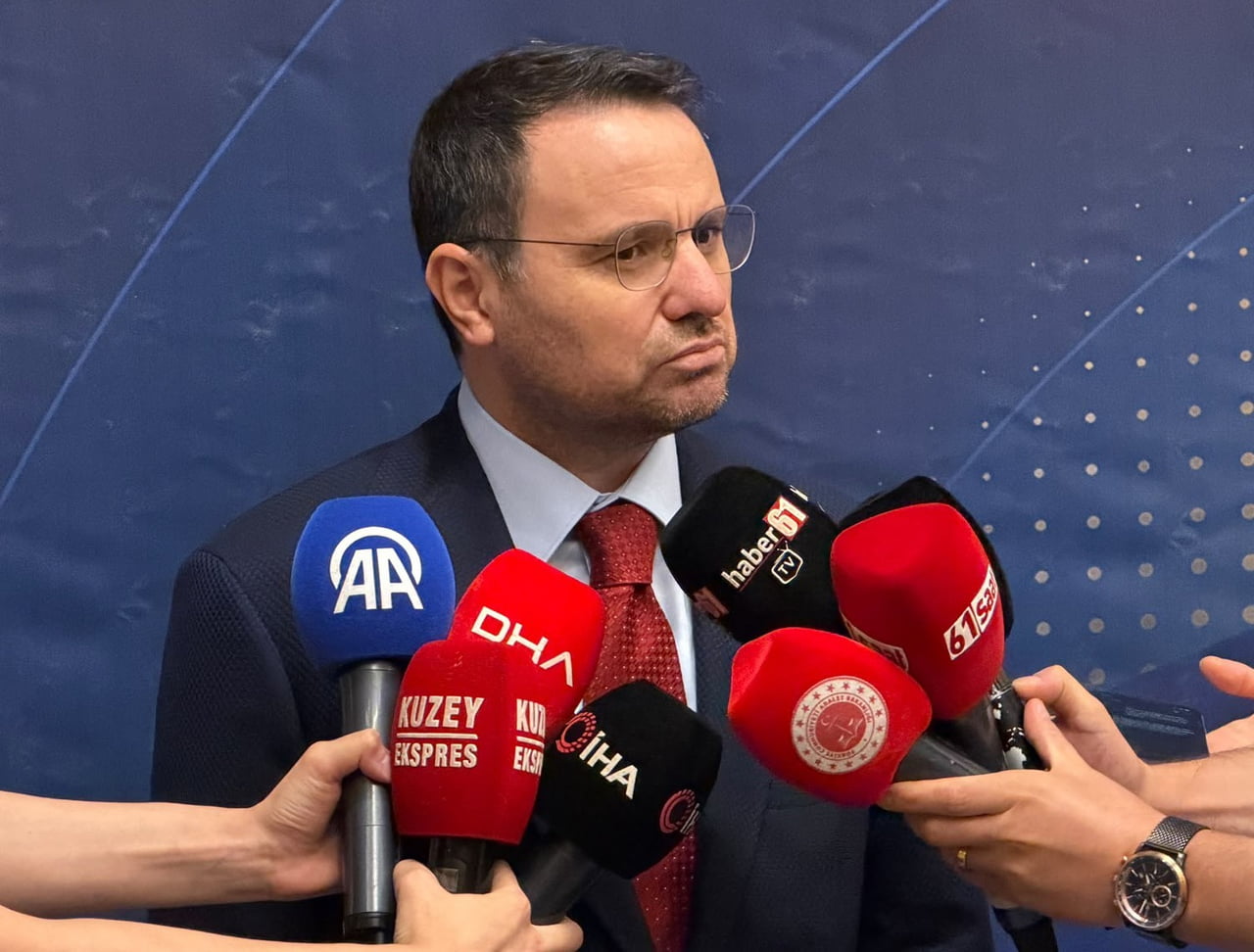 ADALET BAKANI AKIN GÜRLEK, BASIN MENSUPLARININ GÜNDEMLE İLGİLİ SORULARINI CEVAPLADI.