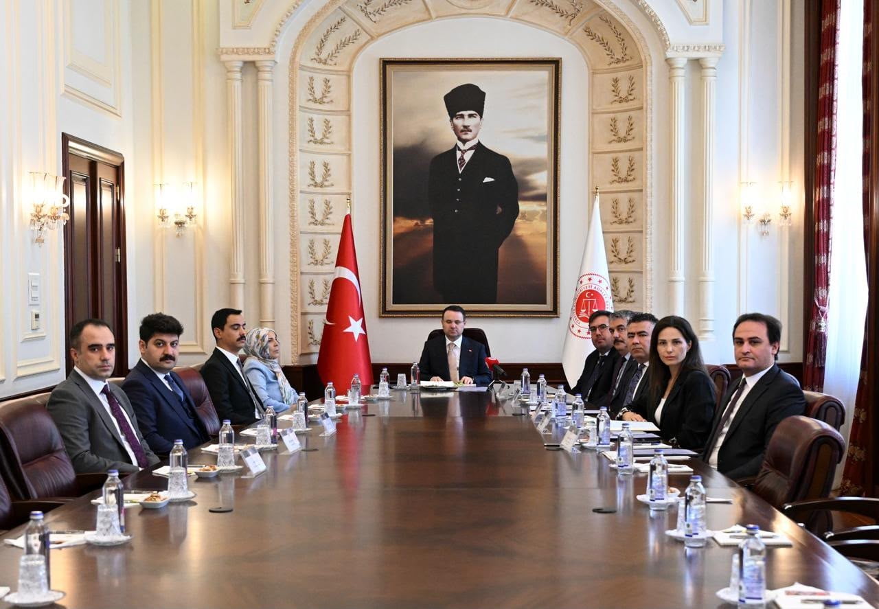 ADALET BAKANI AKIN GÜRLEK, MERHUM BÜYÜK BİRLİK PARTİSİ (BBP) GENEL BAŞKANI MUHSİN YAZICIOĞLU’NUN...