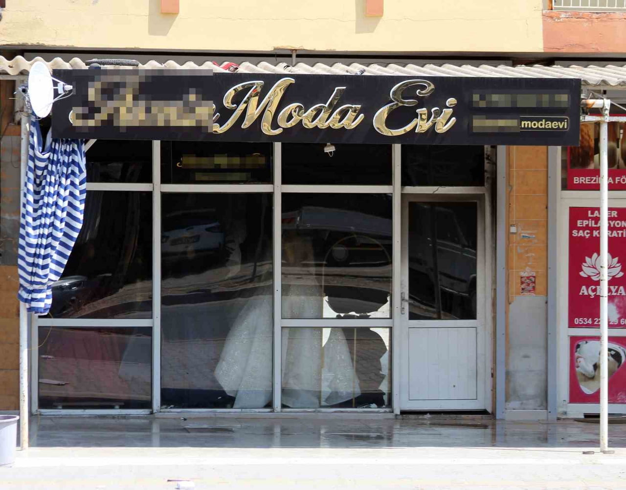 ADANA'DA BOŞANMA AŞAMASINDAKİ ŞAHIS, EŞİNİN İŞLETTİĞİ GELİNLİKÇİ DÜKKANINI İDDİAYA GÖRE BENZİN...