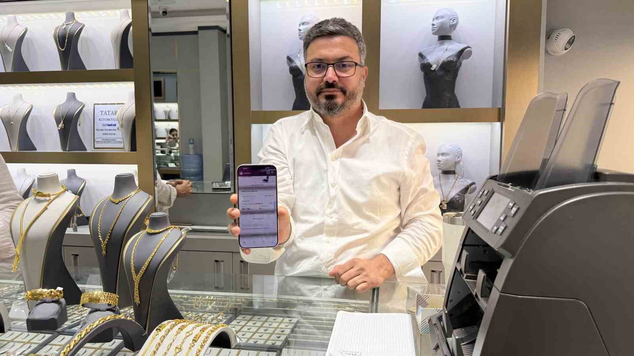 ADANA'DA DOLANDIRICILARIN "SAZAN SARMALI" YÖNTEMİYLE KUYUMCULARDAN ALTIN SATIN ALMASI, KUYUMCULARI...