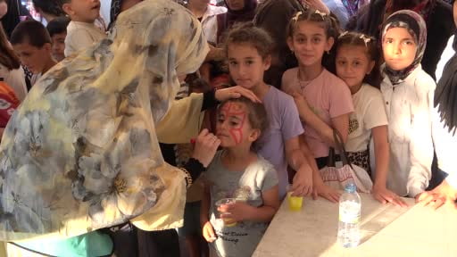 Adana’da cami avlusu çocuklarla renklendi