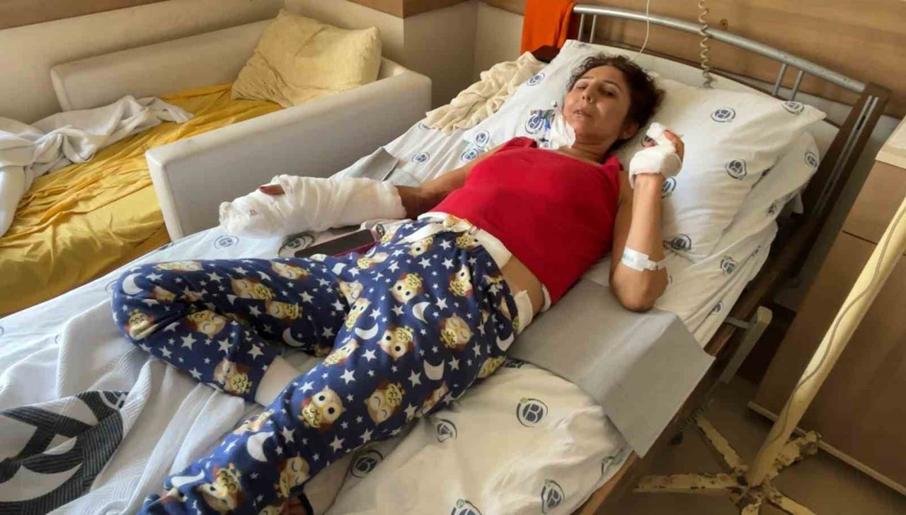 ADANA’DA YAKLAŞIK 10 YIL ÖNCE BOŞANDIĞI ESKİ EŞİ TARAFINDAN EVİNDE 8 YERİNDEN BIÇAKLANAN AYŞE...