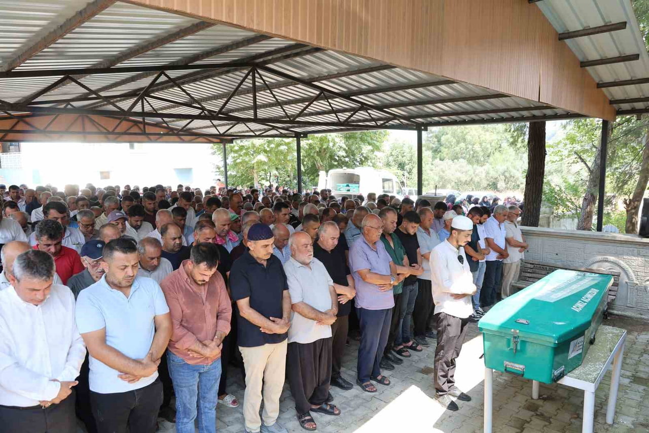 ADANA’NIN İMAMOĞLU İLÇESİNDE YEDİGÖZE İÇME SUYU PROJESİ KAPSAMINDA YÜRÜTÜLEN TÜNEL ÇALIŞMALARI...