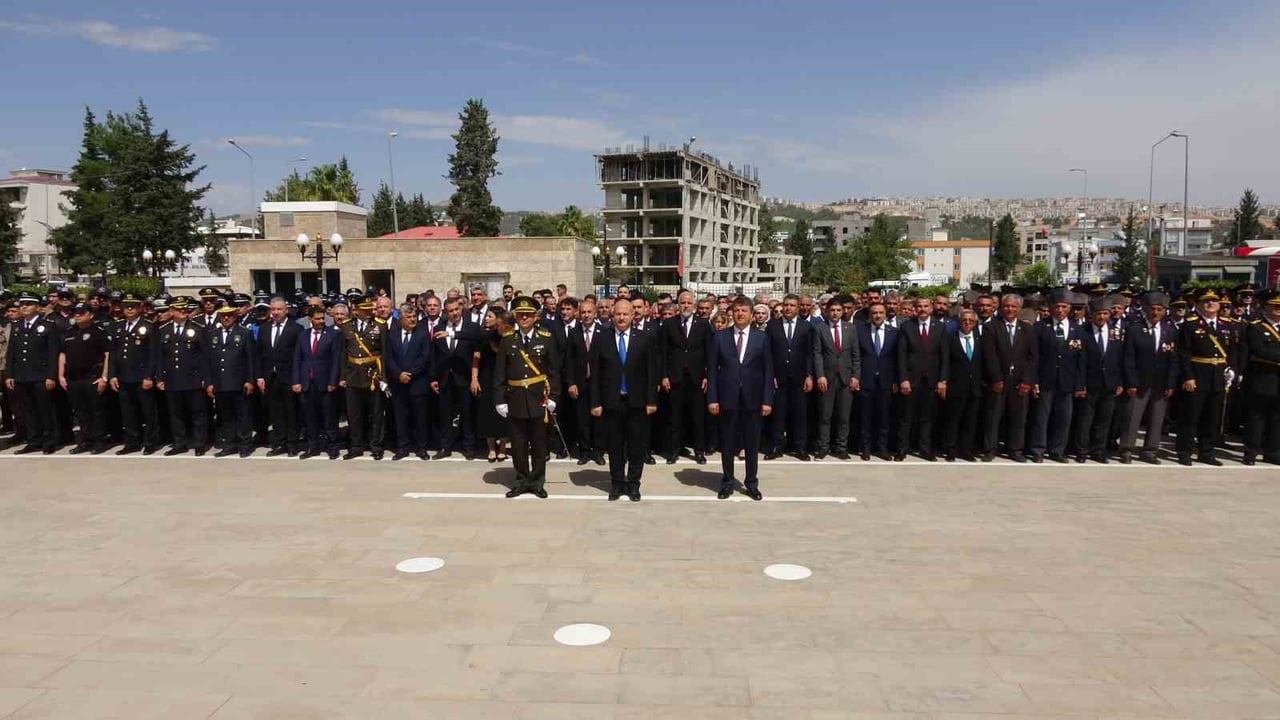 ADIYAMAN'DA, 30 AĞUSTOS ZAFER BAYRAMI'NIN 104. YIL DÖNÜMÜ DOLAYISIYLA TÖREN DÜZENLENDİ.
