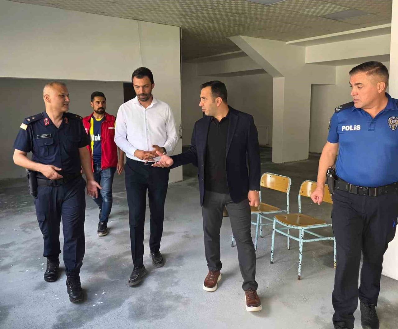ADIYAMAN'IN GÖLBAŞI İLÇESİNDE KAYMAKAM KADİR ALGIN, GENÇLİK MERKEZİNİ ZİYARET EDEREK İNCELEME VE...