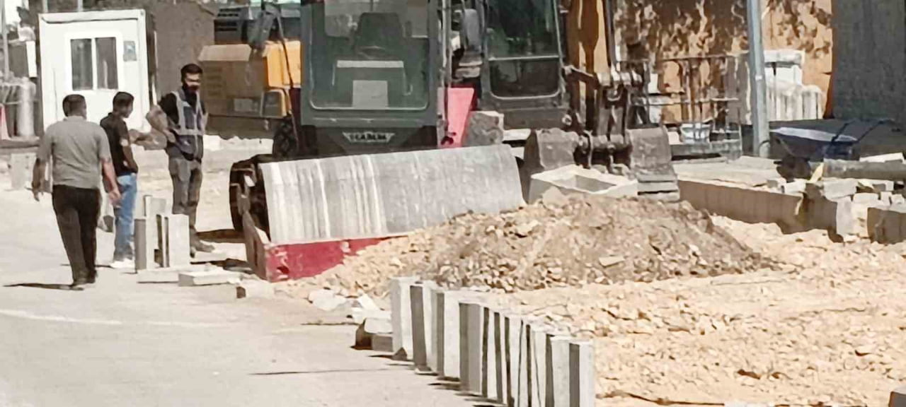 ADIYAMAN'IN GÖLBAŞI İLÇESİNDE SİLİNDİRİN ÇARPTIĞI İŞÇİ YARALANDI.