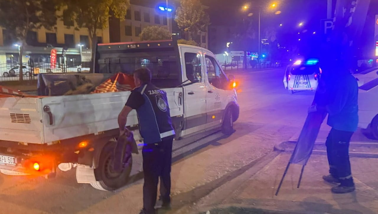 ADIYAMAN BELEDİYESİ ZABITA MÜDÜRLÜĞÜ EKİPLERİ, KENT ESTETİĞİNİ KORUMAK, YAYA VE TRAFİK GÜVENLİĞİNİ...