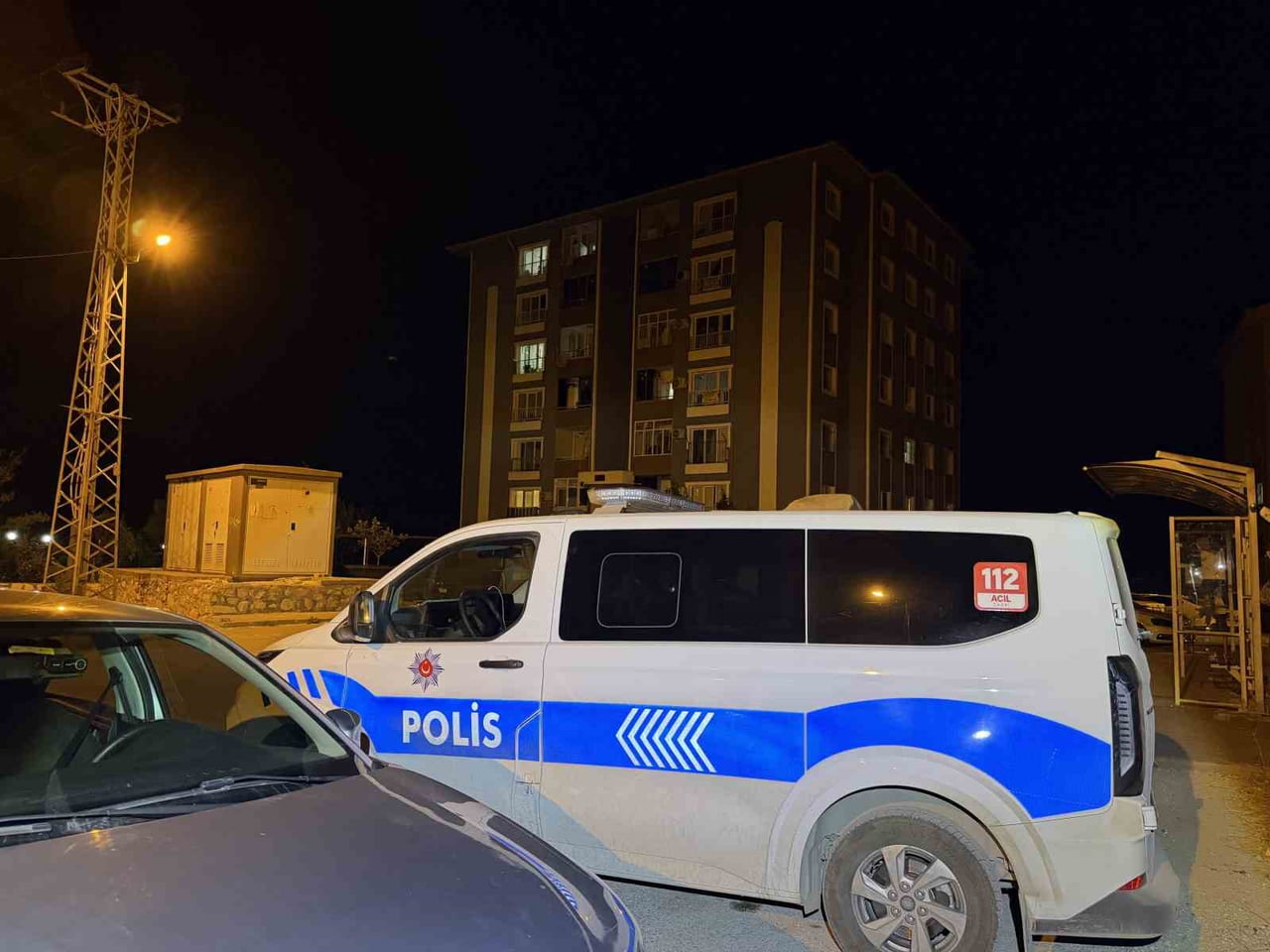ADIYAMAN’DA, KOMŞUSUNU ÖLDÜREN VE 5 YAŞINDAKİ ÇOCUĞUN İSE YARALANMASINA NEDEN OLAN ŞAHIS, POLİS...