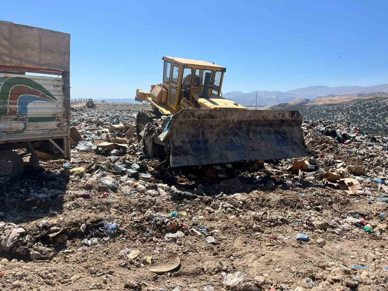 ADIYAMAN EMNİYET MÜDÜRLÜĞÜ EKİPLERİNCE ÇEŞİTLİ OPERASYONLARDA ELE GEÇİRİLEN 7 TON KAÇAK NARGİLE...
