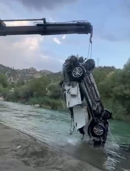ADIYAMAN’IN GÖLBAŞI İLÇESİNDE KONTROLDEN ÇIKAN OTOMOBİL KÖPRÜDEN GÖKSU ÇAYI'NA DÜŞEN OTOMOBİL...