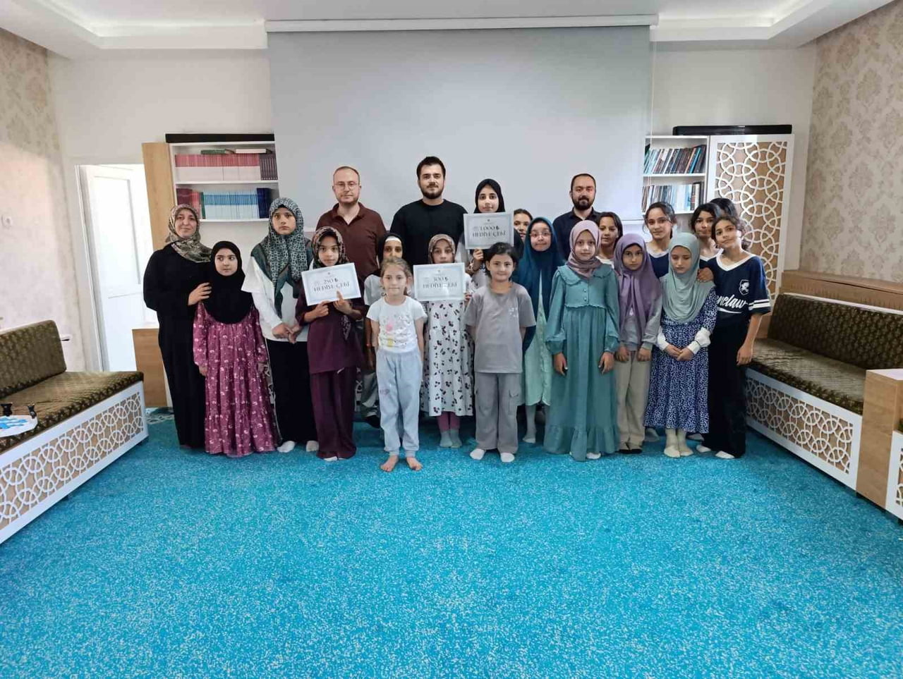 AFYONKARAHİSAR'IN EMİRDAĞ İLÇESİNDE YAZ KUR’AN KURSLARI ETKİNLİKLERİ ÇERÇEVESİNDE; KIZ...