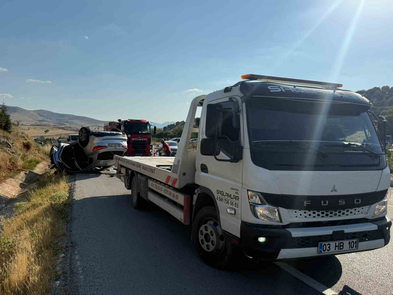 AFYONKARAHİSAR’IN EMİRDAĞ İLÇESİNDE İKİ OTOMOBİLİN ÇARPIŞMASI SONUCU MEYDANA GELEN TRAFİK...