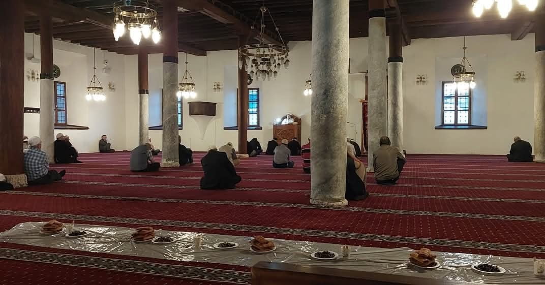AFYONKARAHİSAR’IN ŞUHUT İLÇESİNDE Kİ ULU CAMİİ’NDE DÜZENLENEN SABAH NAMAZI BULUŞMASI...