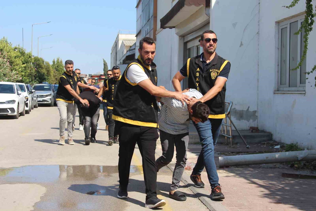 AK-47 İLE SALDIRIYI GERÇEKLEŞTİREN TETİKÇİ MUHAMMET Ç.