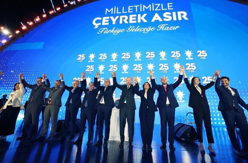 AK PARTİ'NİN 25. KURULUŞ YIL DÖNÜMÜ PROGRAMINA KATILAN AYDIN BÜYÜKŞEHİR BELEDİYE BAŞKANI ÖZLEM...