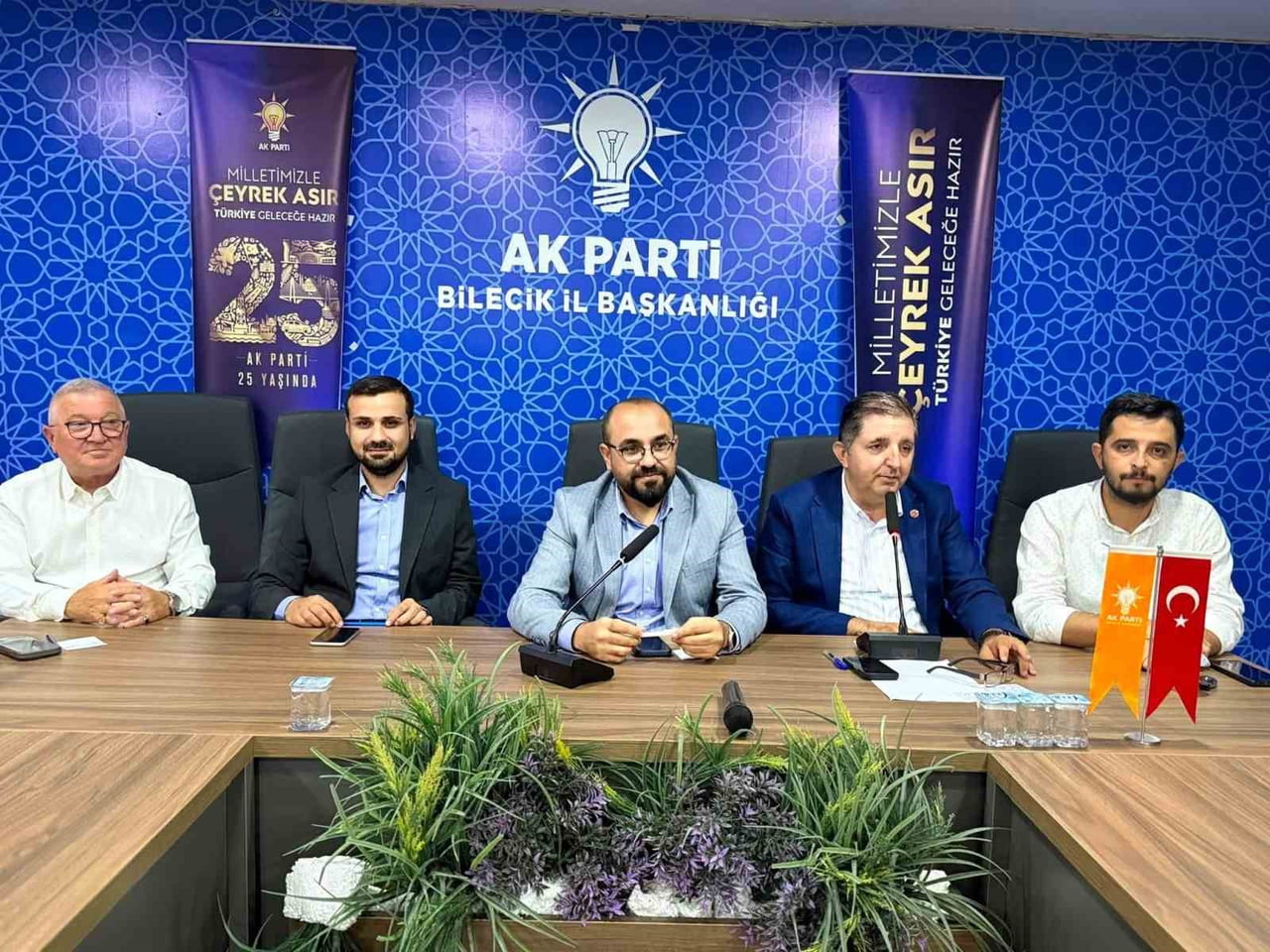 AK PARTİ BİLECİK’TE İLÇE DANIŞMA TOPLANTISI GERÇEKLEŞTİRİLDİ