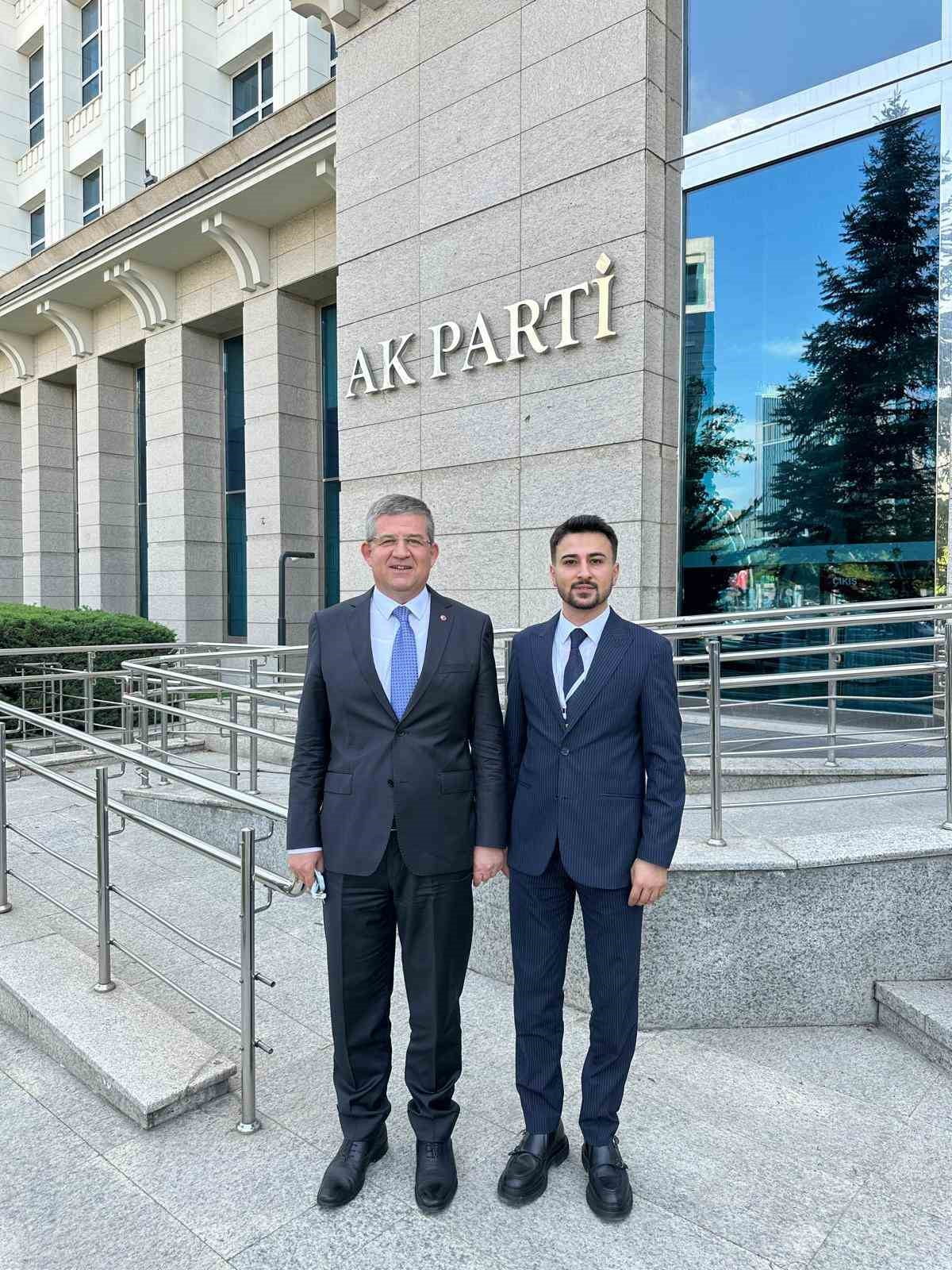 AK PARTİ İL BAŞKANI MUHAMMET SUBAŞIOĞLU (SOLDA) AK PARTİ DENİZLİ GENÇLİK KOLLARI BAŞKANI MAHMUT...