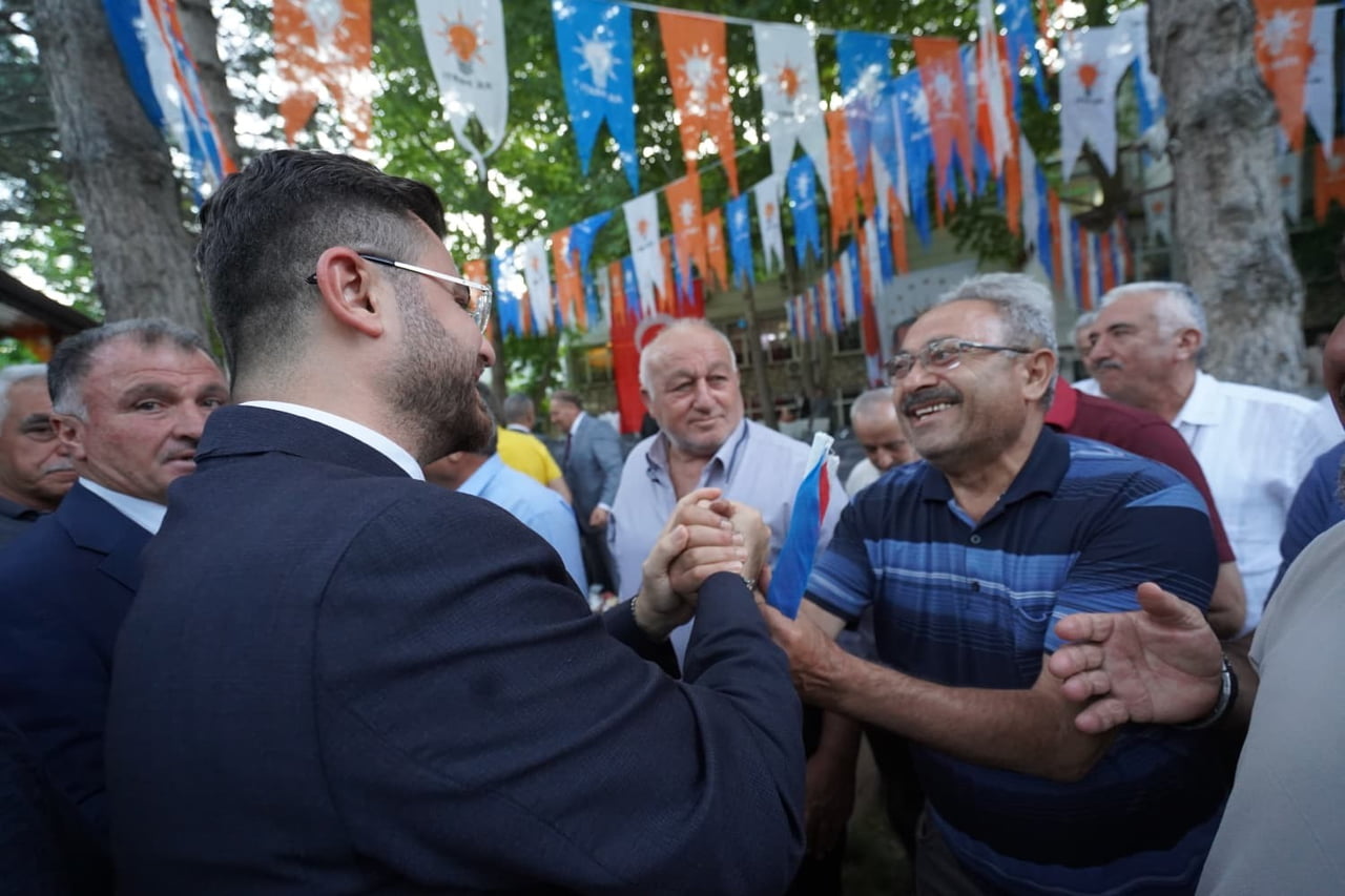 AK PARTİ KAYSERİ İL BAŞKANLIĞI, TEŞKİLAT ÇALIŞMALARINI SAHADA VE İLÇELERDE SÜRDÜRÜRKEN, YAHYALI’DA...