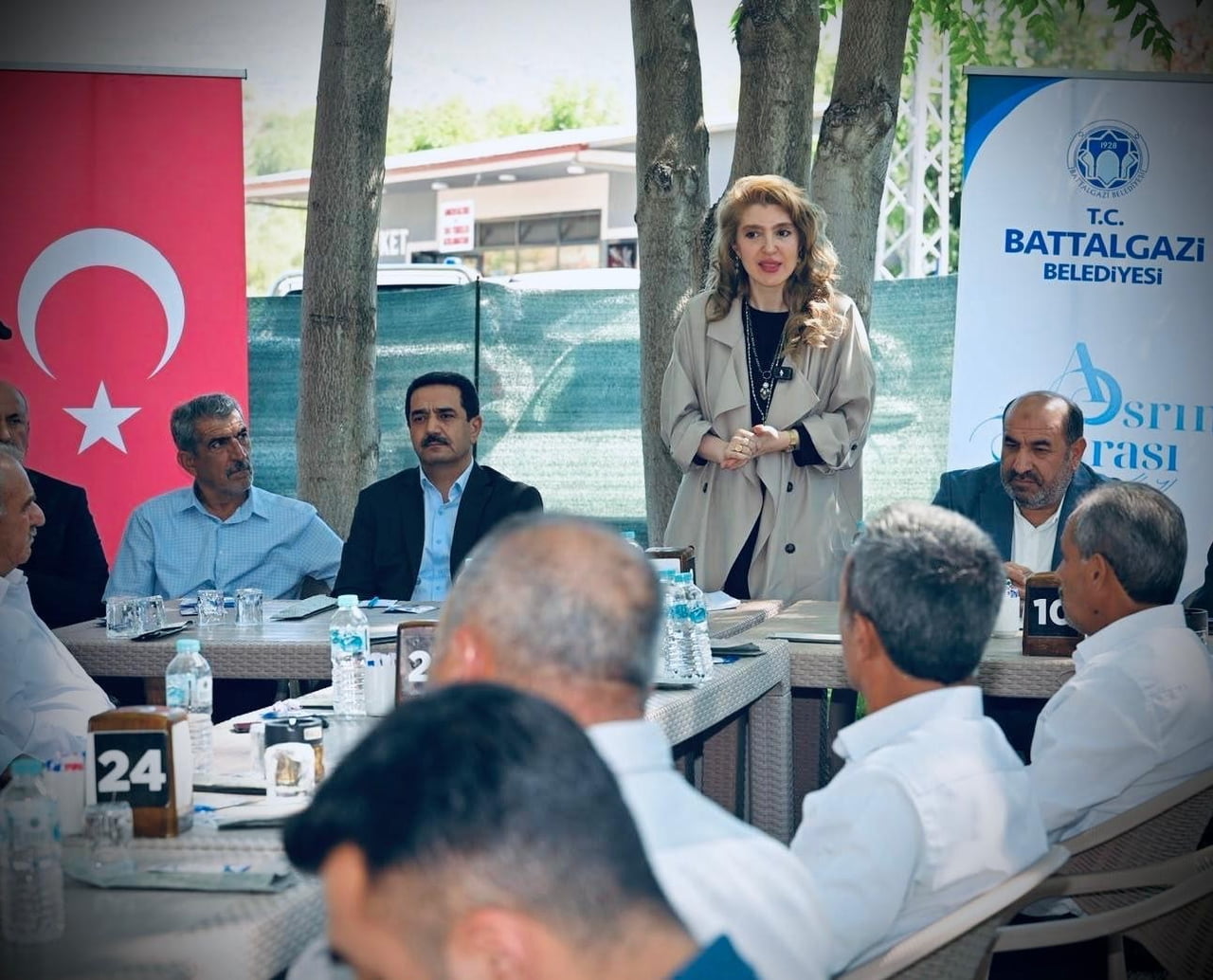 AK PARTİ MALATYA MİLLETVEKİLİ İNANÇ SİRAÇ KARA ÖLMEZTOPRAK, KENTİN DÖRT BİR YANINDA DEVAM EDEN...