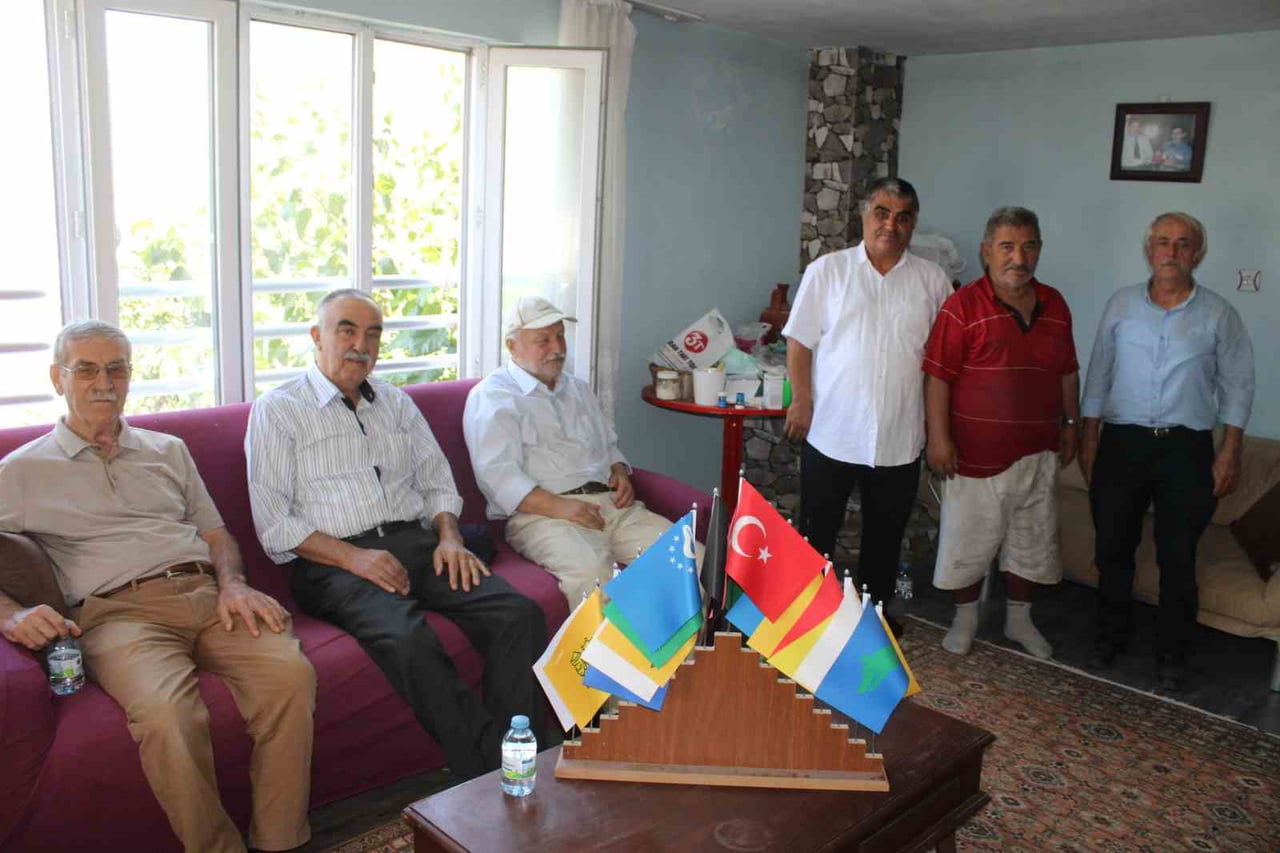 AKÇAKAYA MAHALLESİ'NDE, TÜRK DÜNYASININ TANITILMASI VE TÜRK BİRLİĞİ FİKRİNİN ANLATILMASI AMACIYLA...