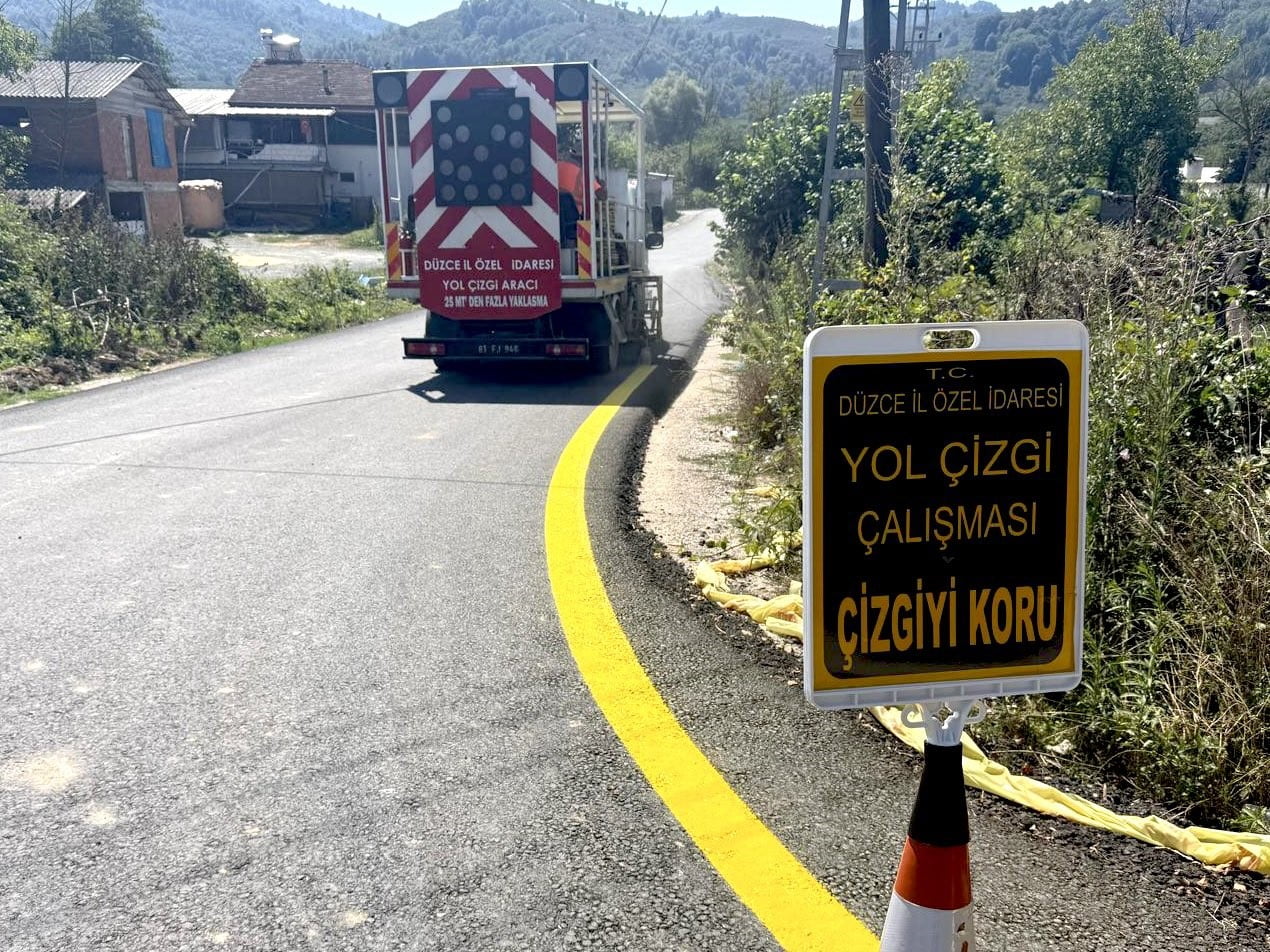 AKÇAKOCA'YA BAĞLI DEREKÖY VE TEPEKÖY KÖYLERİNDE TRAFİK GÜVENLİĞİNİ ARTIRMAK AMACIYLA YÜRÜTÜLEN YOL...