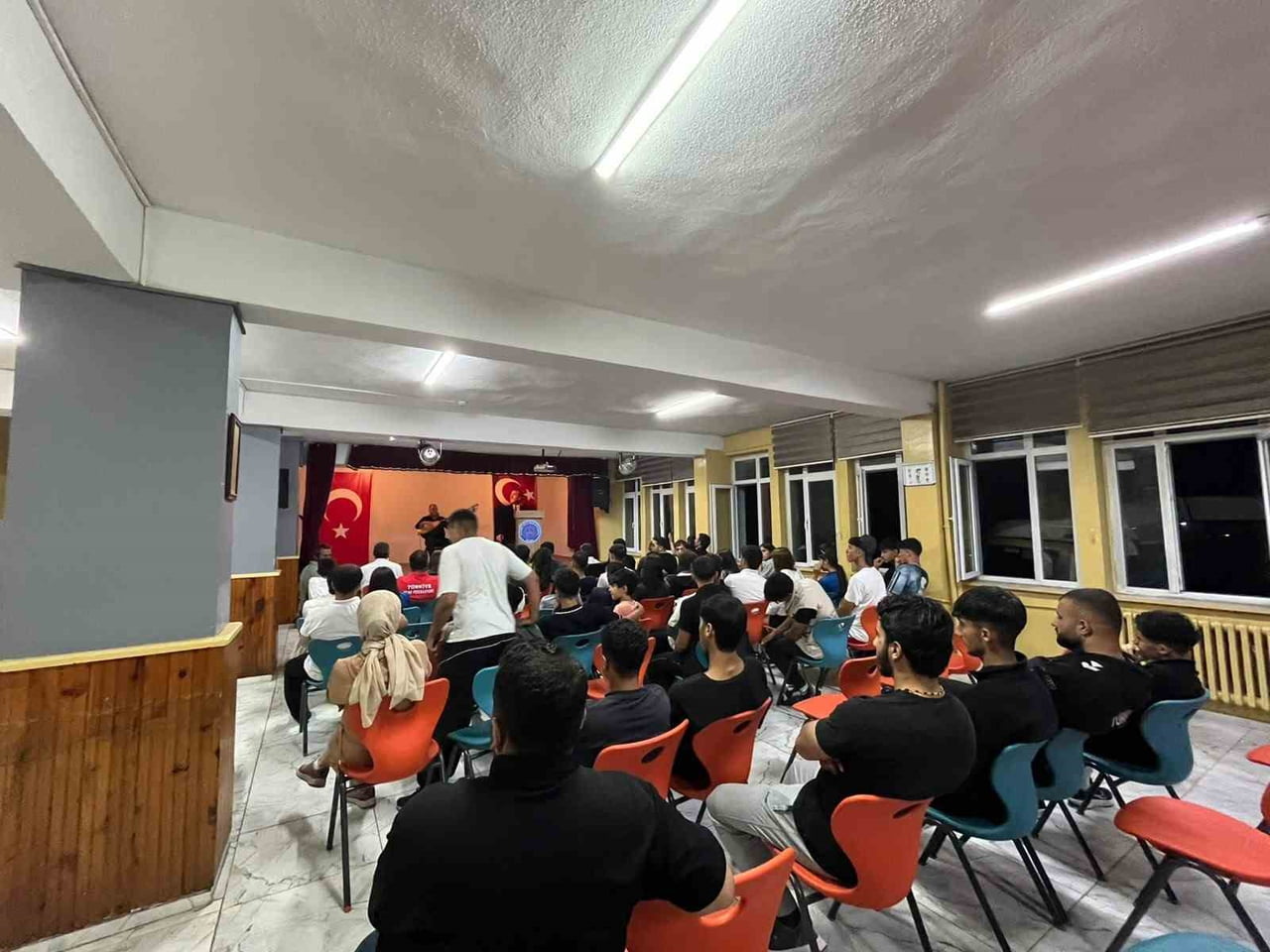 AKYAKA'DA RAFTİNG SPORCULARINA AŞIK GELENEĞİYLE UNUTULMAZ GECE(KARS-İHA)