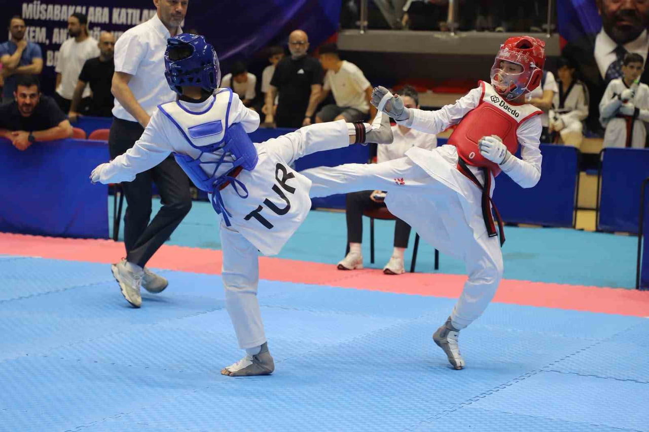 ANADOLU YILDIZLAR LİGİ (ANALİG) TAEKWONDO TÜRKİYE ŞAMPİYONASI, KARABÜK’TE DÜZENLENEN AÇILIŞ...