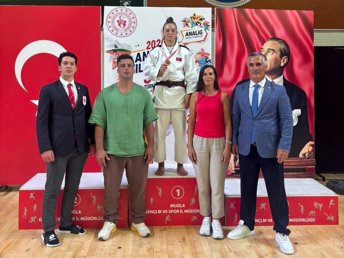 ANADOLU YILDIZLAR LİGİ TÜRKİYE JUDO FİNALLERİ'NDE MÜCADELE EDEN ESKİŞEHİRLİ SPORCU TUANA KAMBUR...