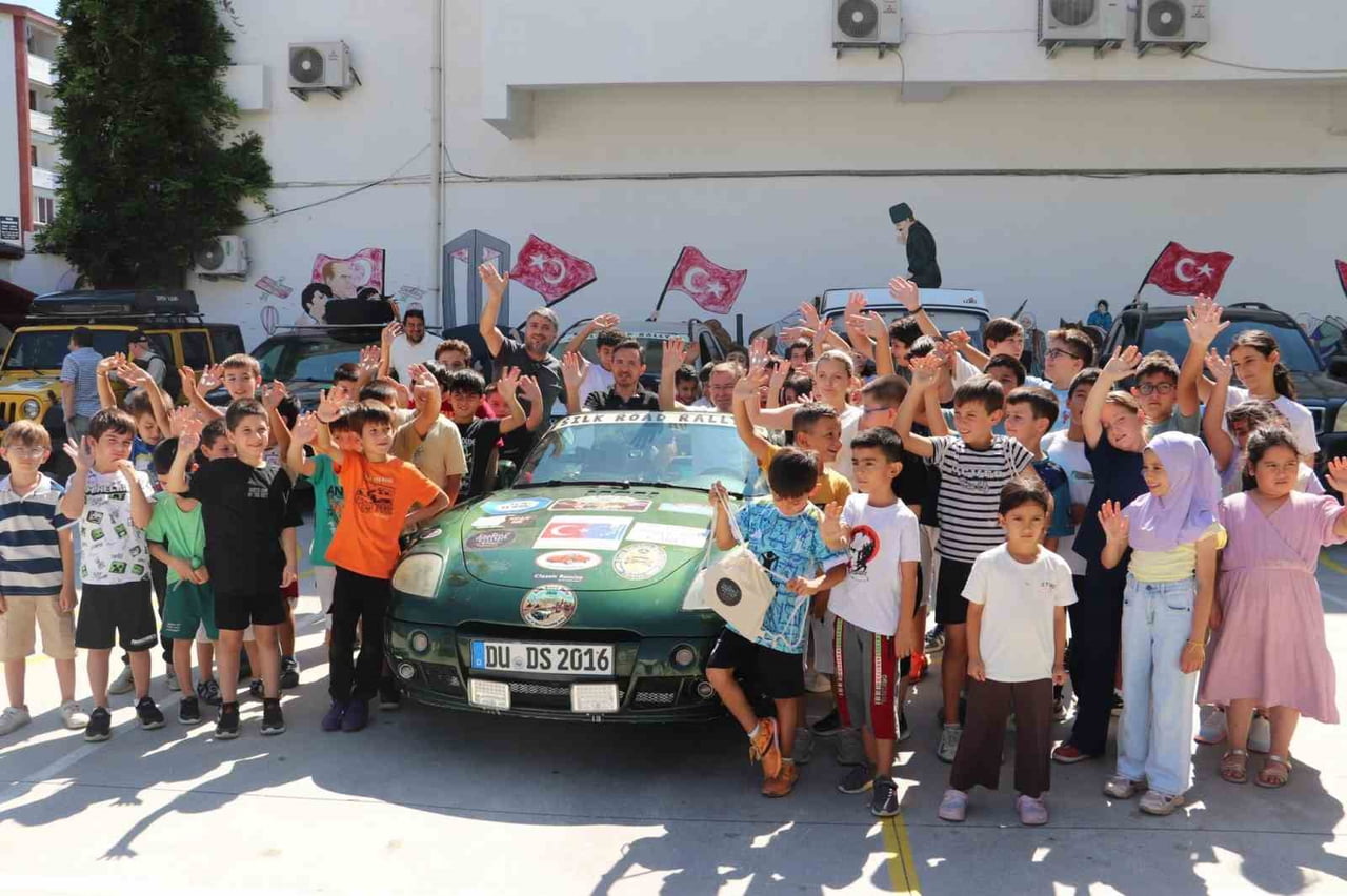 ANATOLİAN DRİVE RALLİSİ’NİN (ANADOLU DOSTLUK RALLİSİ) BALIKESİR EDREMİT ETABI, SOSYAL SORUMLULUK...