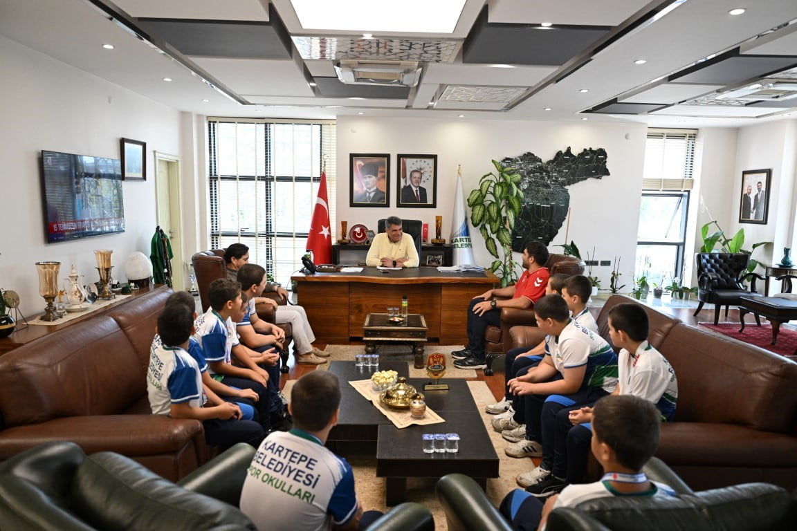ANKARA'DA DÜZENLENEN MİNİKLER GÜREŞ TÜRKİYE ŞAMPİYONASI'NDA 3 TÜRKİYE ŞAMPİYONLUĞU VE TOPLAM 8...