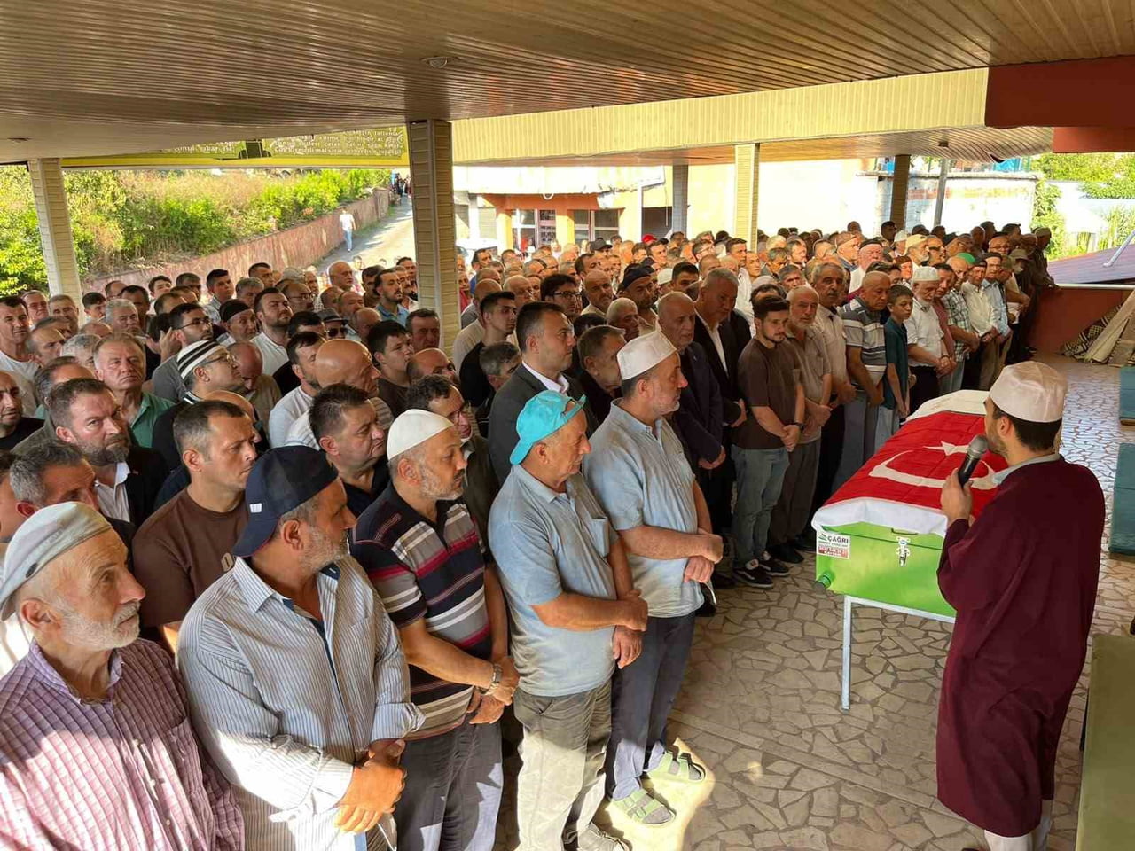 ANKARA'NIN BEYPAZARI İLÇESİNDEKİ ÇAYIRHAN KÖMÜR İŞLETMELERİ'NDE MEYDANA GELEN GÖÇÜKTE HAYATINI...
