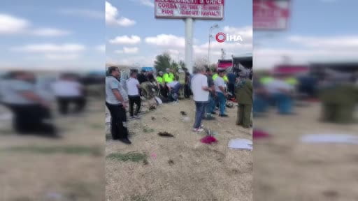 Ankara’da midibüs ile kamyon çarpıştı: 2 ölü, 25 yaralı