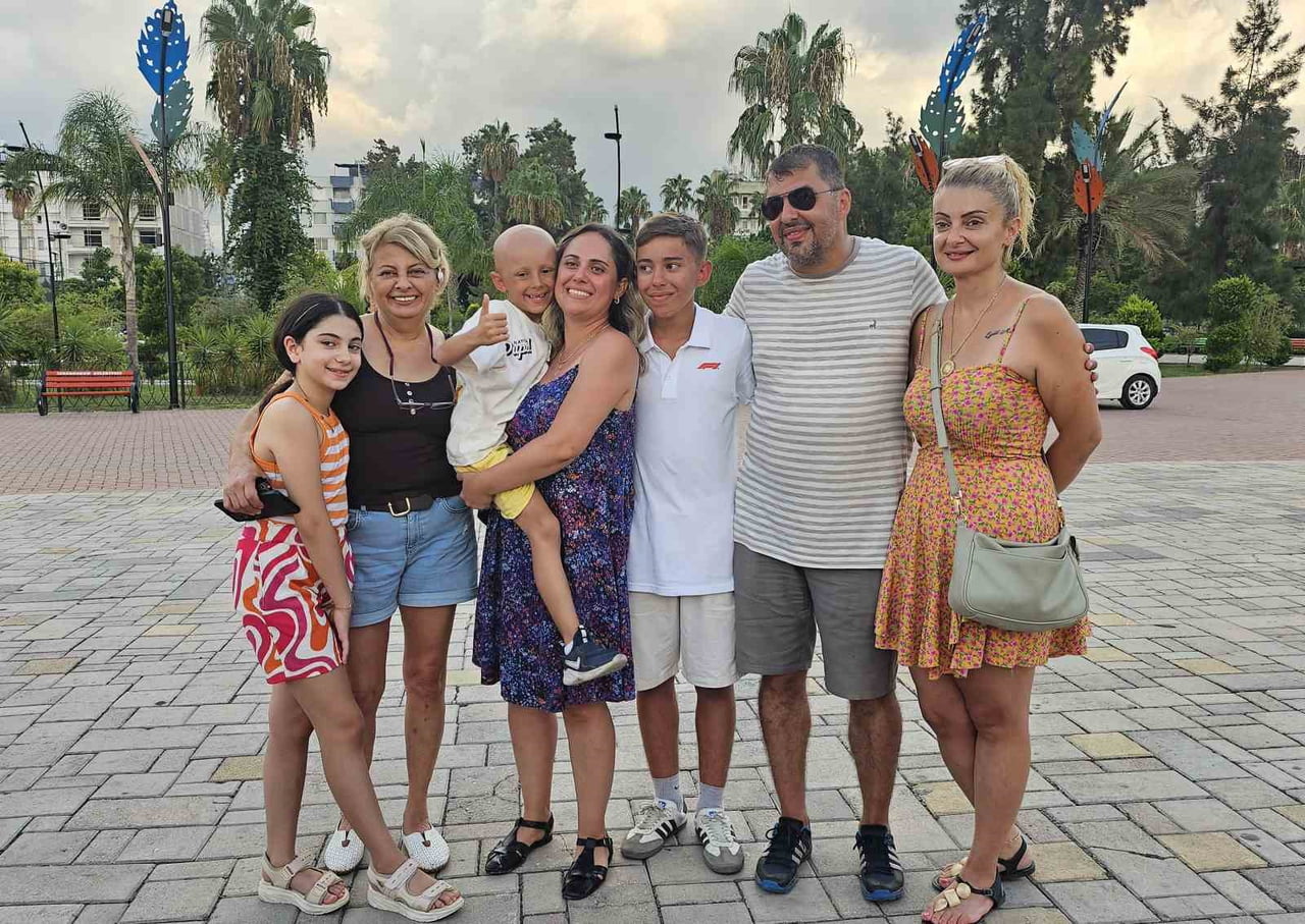 ANKARA’DA YAKLAŞIK 9 AYDIR BÖBREK KANSERİYLE MÜCADELE EDEN 7 YAŞINDAKİ EGE BİRDANE, SON...