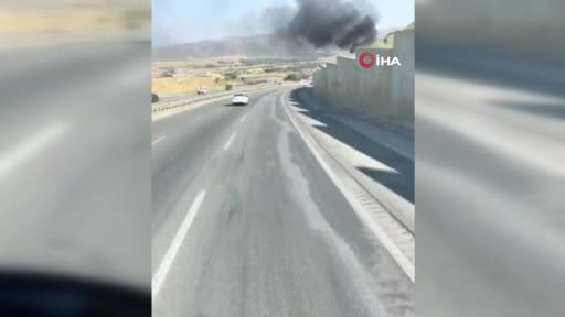 Ankara’da yanan beton mikseri kullanılamaz hale geldi