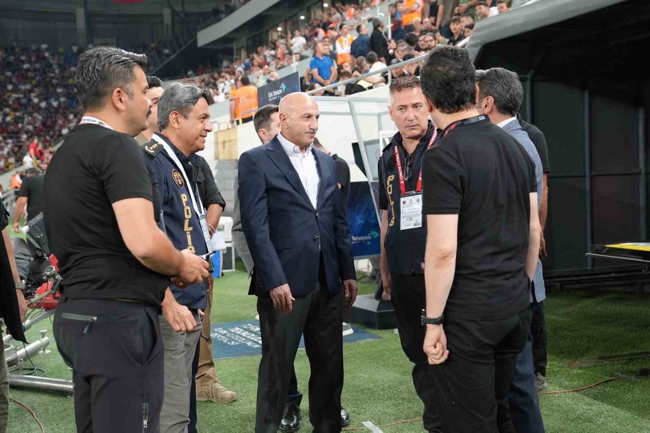 ANKARA İL EMNİYET MÜDÜRÜ MAKSUT YÜKSEK, GENÇLERBİRLİĞİ-FENERBAHÇE SÜPER LİG KARŞILAŞMASI...