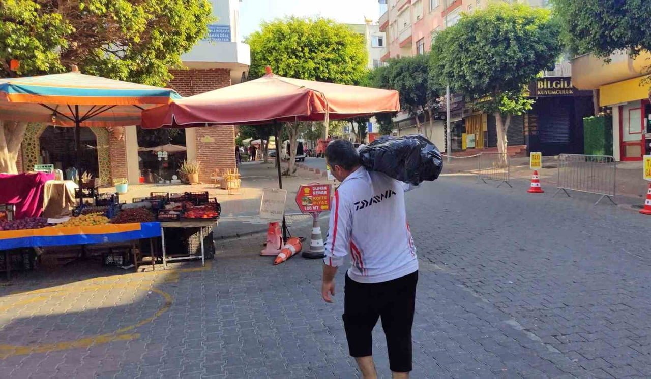 ANTALYA'NIN ALANYA İLÇESİ'NDE BİR BALIKÇI AMATÖR OLTA İLE 20 KİLOGRAM AĞIRLIĞINDA KUZU BALIĞI...