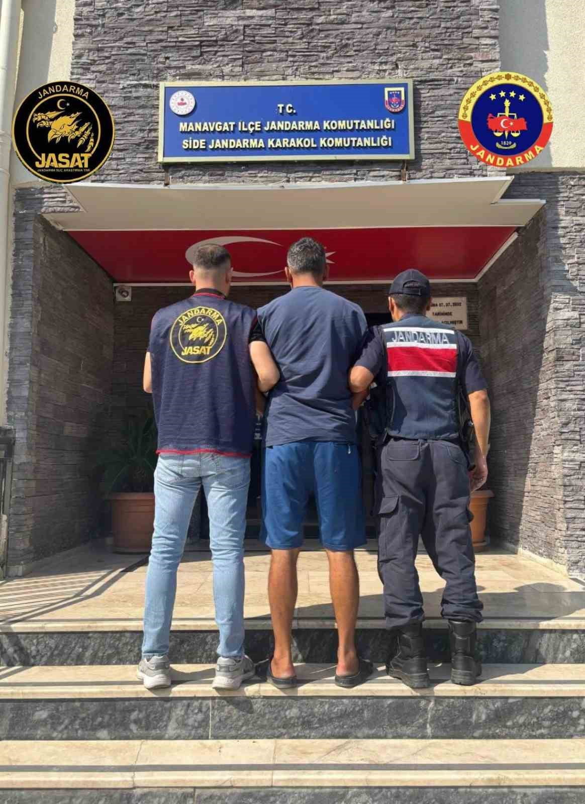 ANTALYA'NIN MANAVGAT İLÇESİNDE, HAKKINDA 14 YIL 4 AY 24 GÜN KESİNLEŞMİŞ HAPİS CEZASI BULUNAN...