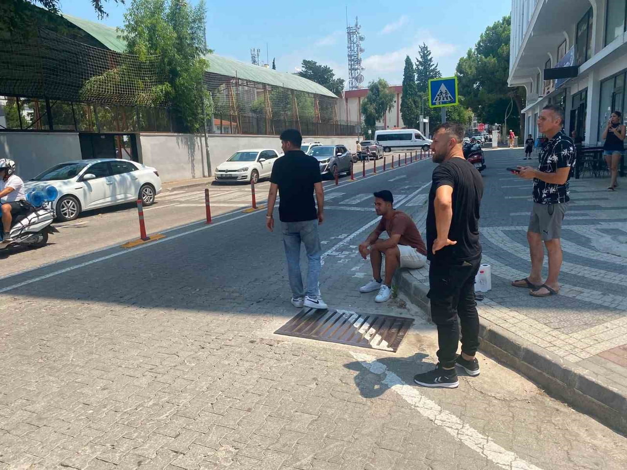 ANTALYA'NIN MANAVGAT İLÇESİNDE OTOMOBİL İLE MOTOSİKLETİN ÇARPIŞTIĞI TRAFİK KAZASINDA MOTOSİKLET...