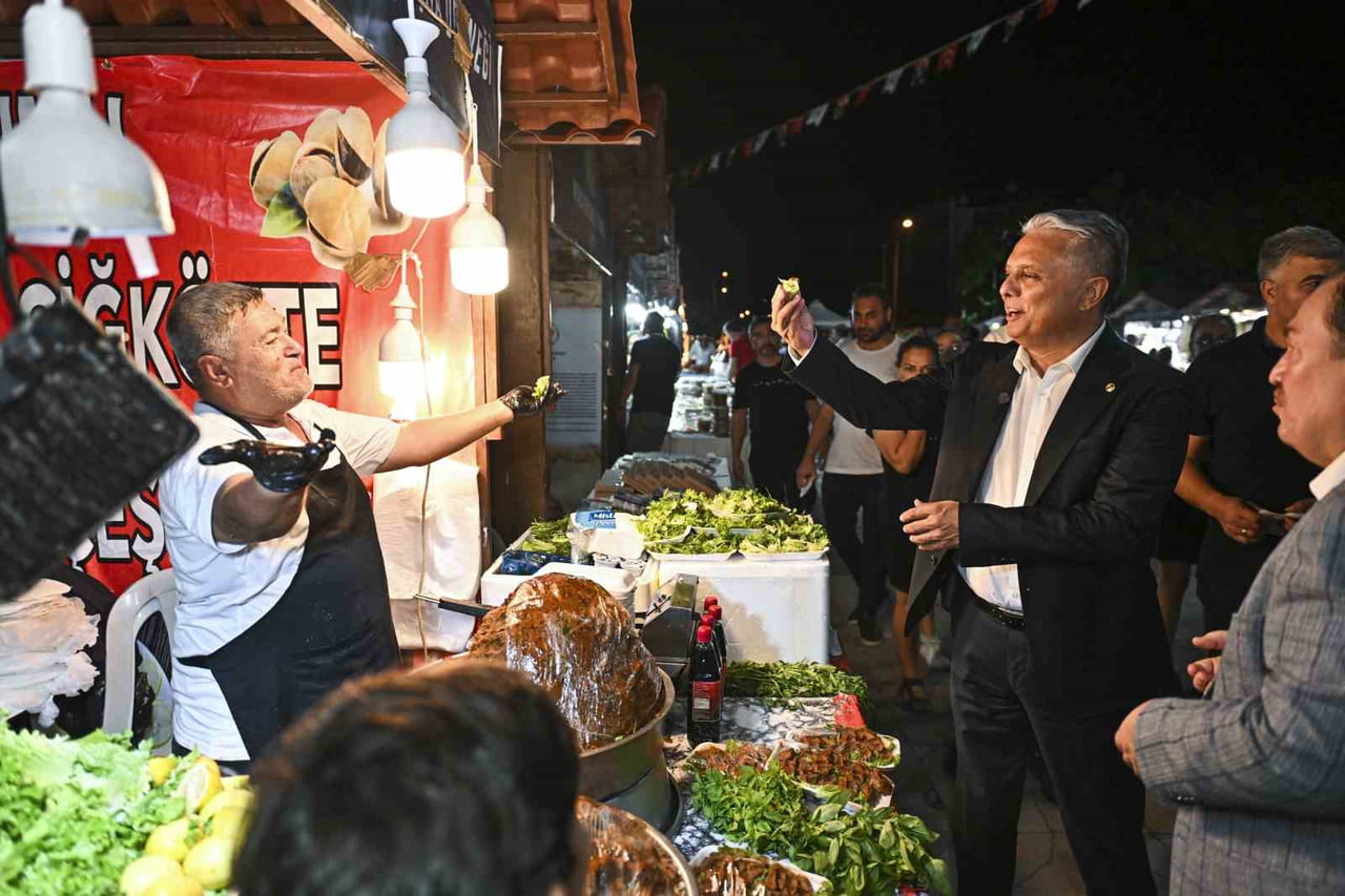ANTALYA'NIN RENKLERİ, MURATPAŞA ATATÜRK KENT MEYDANI'NDA BULUŞUYOR. 80 HEMŞERİ, YÖRÜK VE KÜLTÜR...