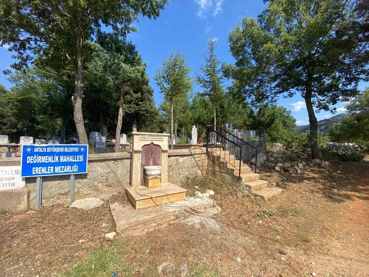 ANTALYA BÜYÜKŞEHİR BELEDİYESİ, AKSEKİ İLÇESİNDE BULUNAN MAHALLE MEZARLIKLARININ DAHA DÜZENLİ...